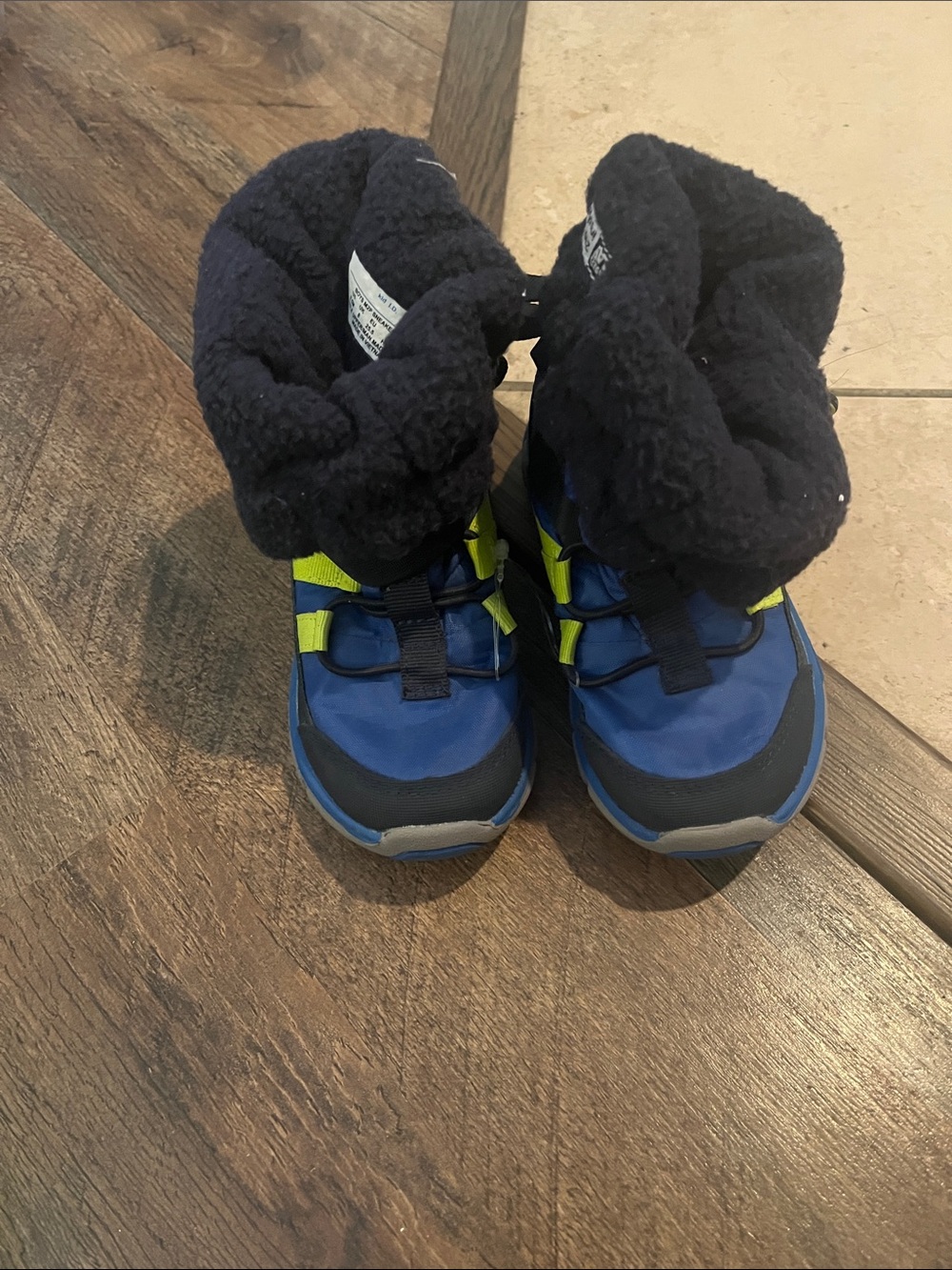 Stride Rite made 2 play toddlers boots size 8.5.